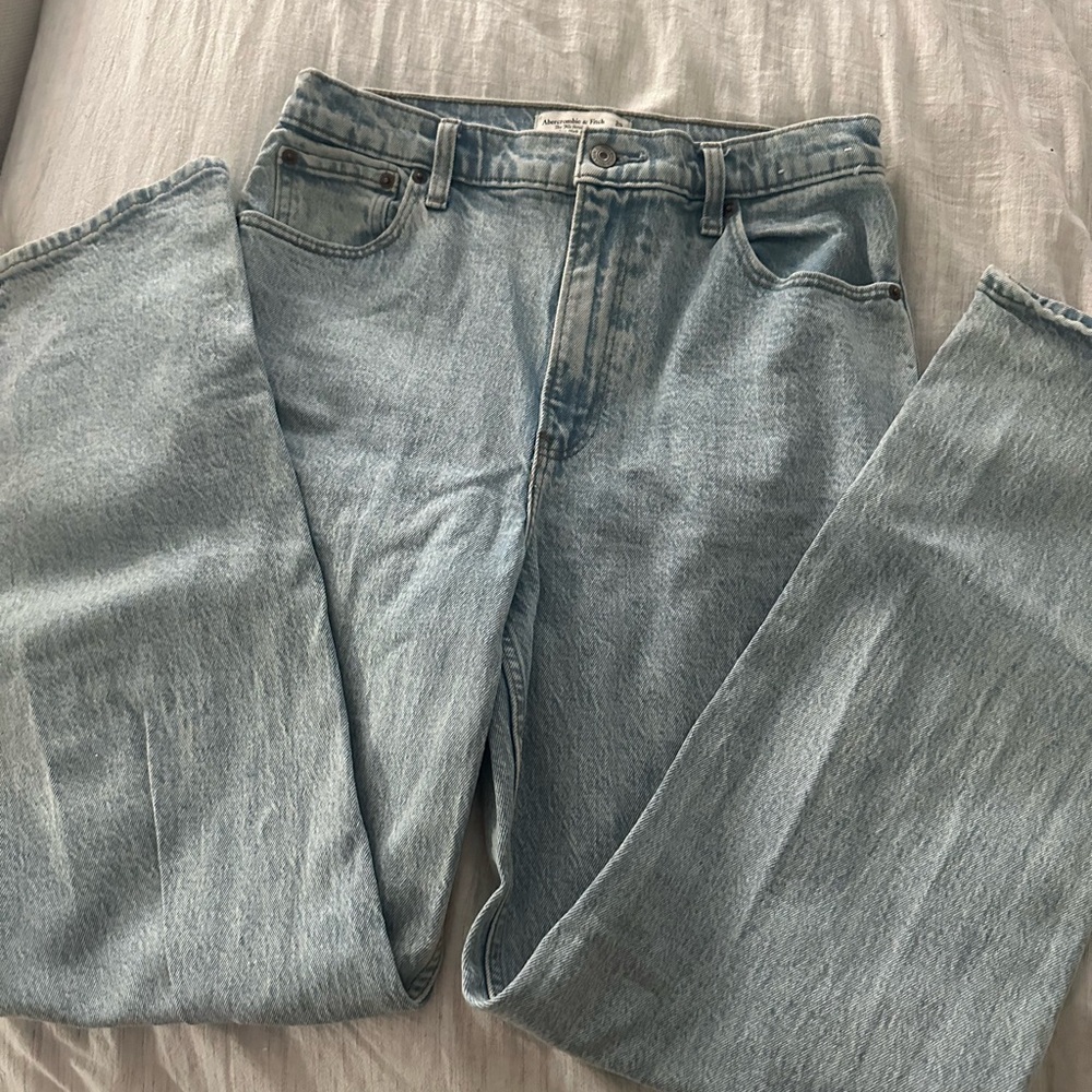 Abercrombie & Fitch women’s 90s straight high rise jeans